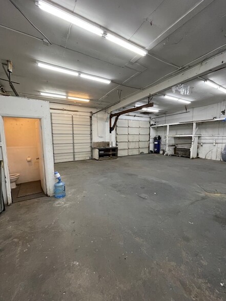 975 Ellsworth St SW, Albany, OR for lease - Interior Photo - Image 3 of 7