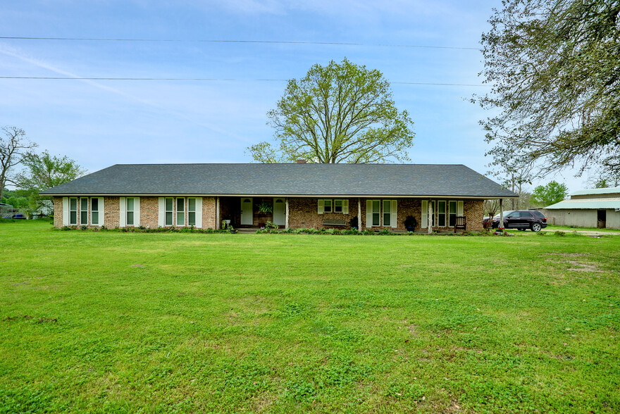 975 Fm 1696 Rd W, Huntsville, TX à vendre - Photo principale - Image 1 de 1