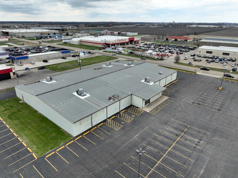 1407 38th St, Peru, IL à vendre - Photo du bâtiment - Image 2 de 23