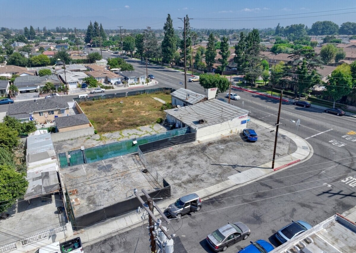 14113 Downey Ave, Paramount, CA à vendre Photo du bâtiment- Image 1 de 1