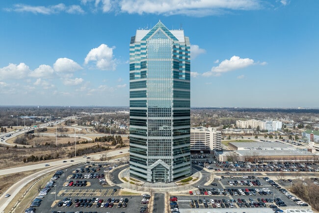Plus de détails pour 1 Tower Ln, Oakbrook Terrace, IL - Bureau à louer