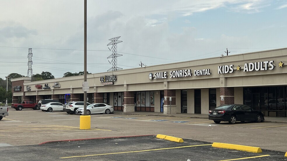 2400 Gessner Rd, Houston, TX à louer - Photo du bâtiment - Image 1 de 1