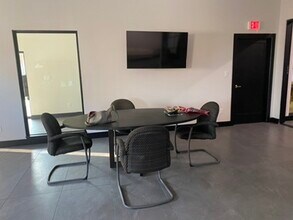 121 W 6th St, Justin, TX à vendre Photo du bâtiment- Image 2 de 6