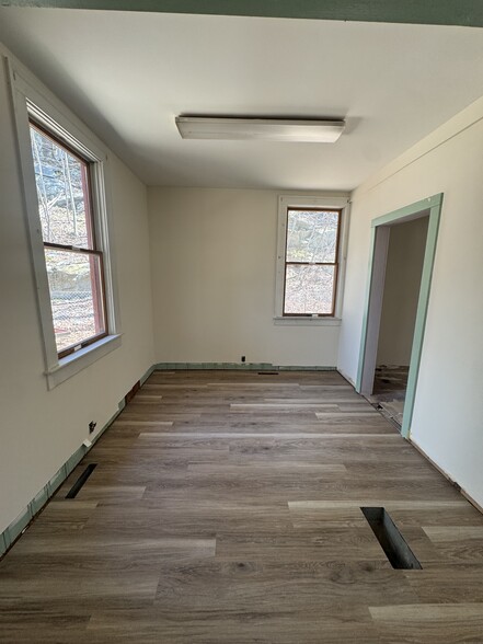 79 Route 32, North Franklin, CT for lease - Building Photo - Image 3 of 6