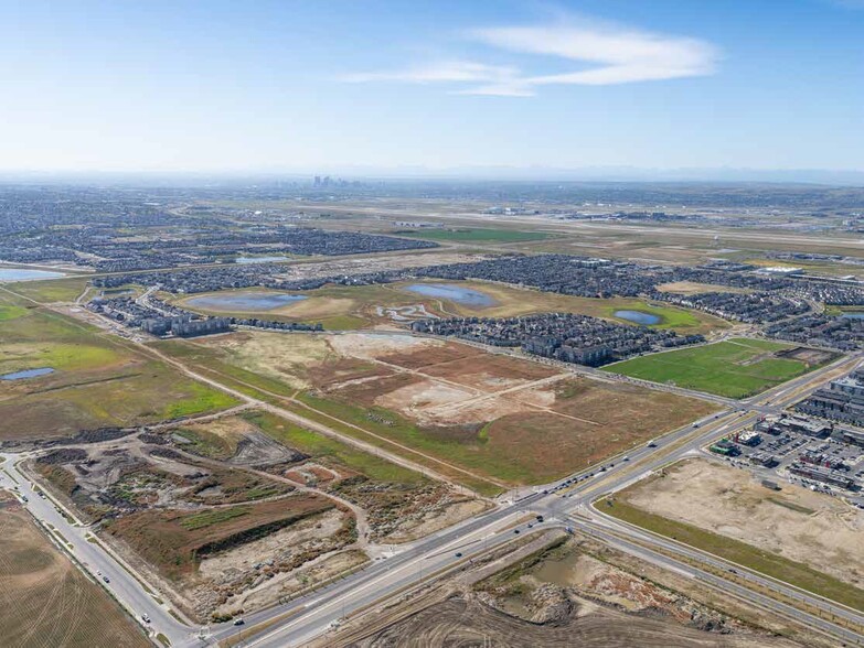 6011 Country Hills Blvd NE, Calgary, AB à vendre - Photo du bâtiment - Image 2 de 2