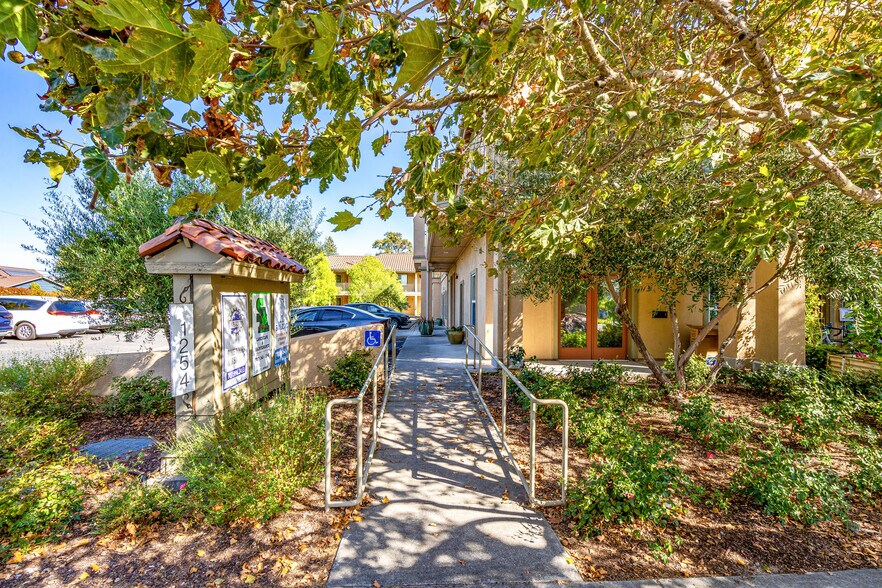 1254 Broadway, Sonoma, CA à vendre - Photo du bâtiment - Image 3 de 24