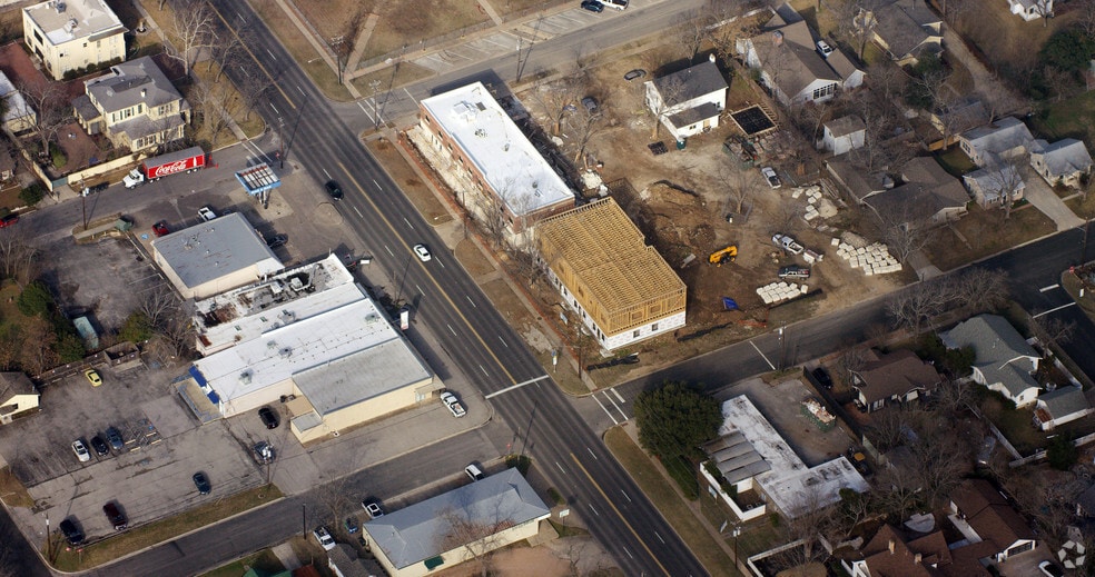 605-701 E University Ave, Georgetown, TX for sale - Building Photo - Image 2 of 6