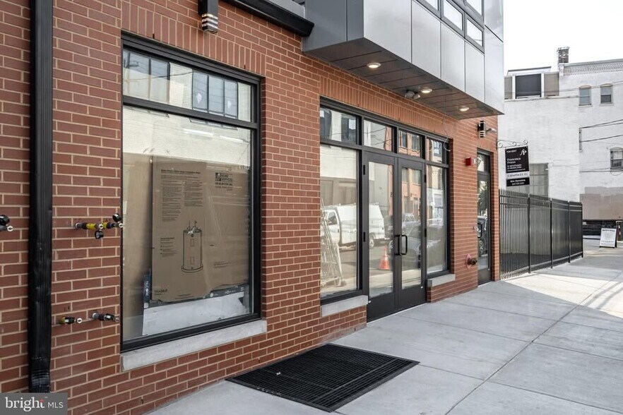 2025 Amber St, Philadelphia, PA à louer - Photo du bâtiment - Image 2 de 2