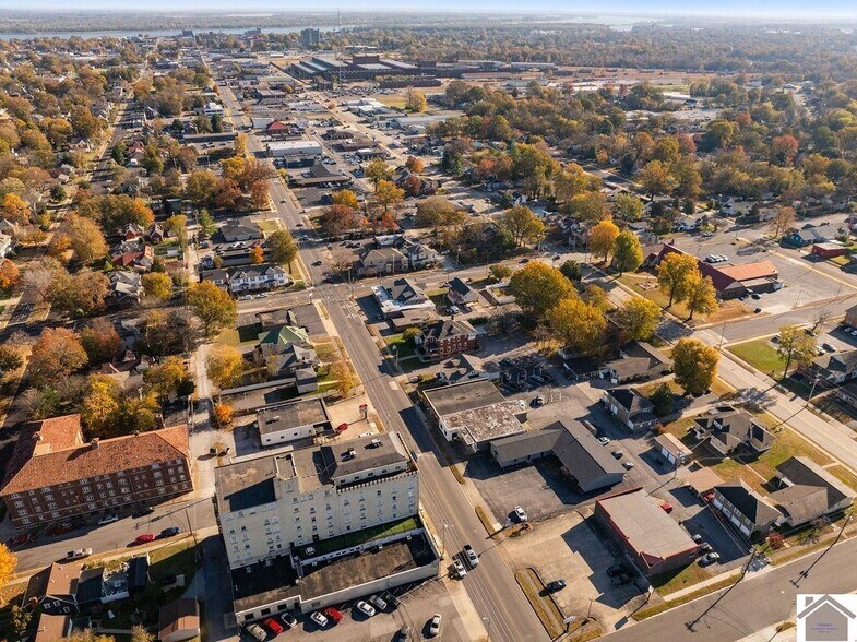 2200 Broadway, Paducah, KY à vendre - Photo du bâtiment - Image 2 de 30