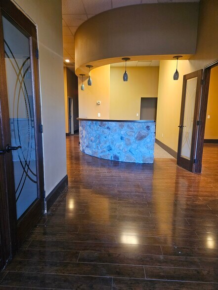 401-415 Rt 539, Cream Ridge, NJ à louer - Photo intérieure - Image 3 de 14