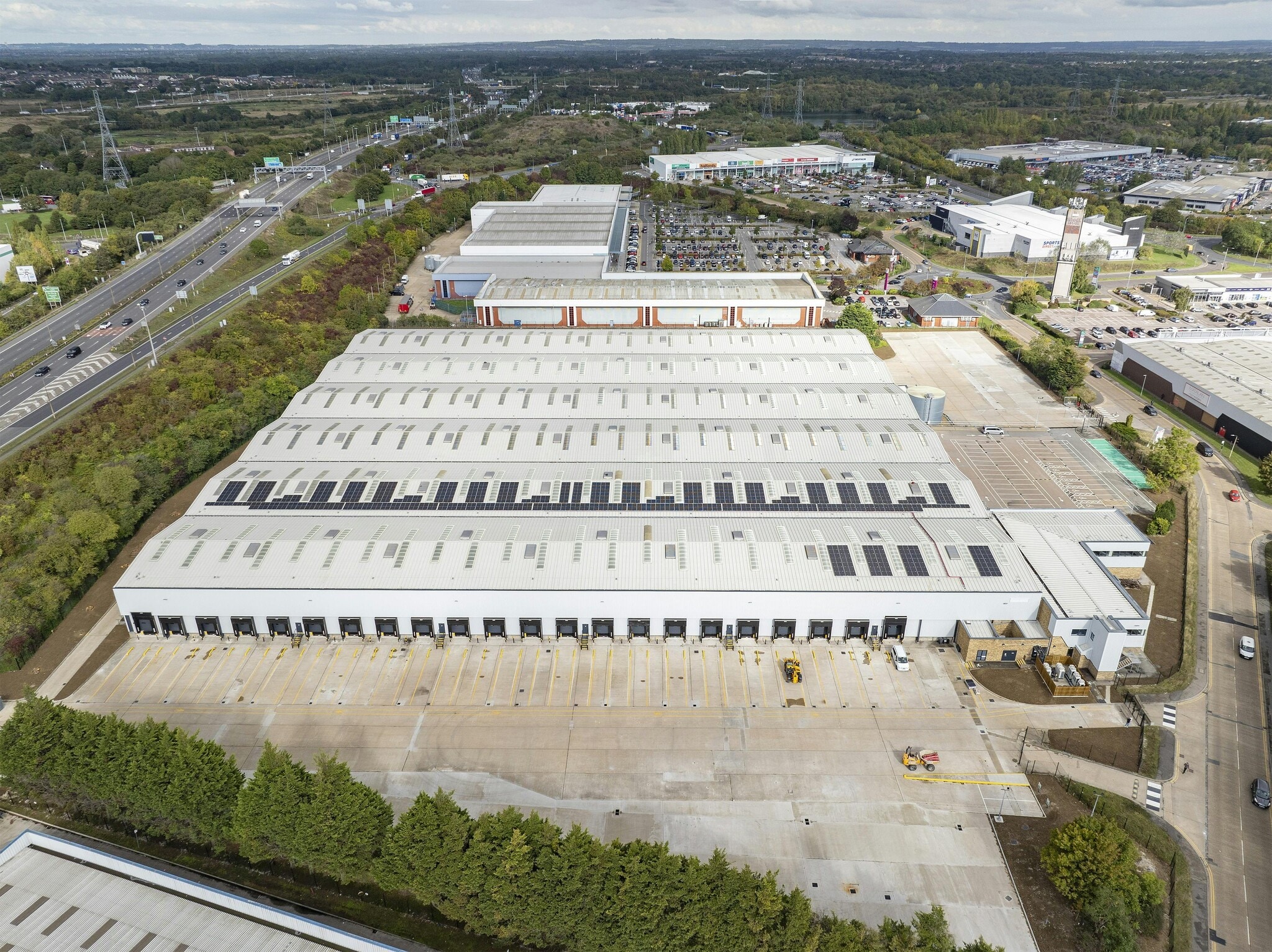 Weston Av, Grays for lease Building Photo- Image 1 of 7