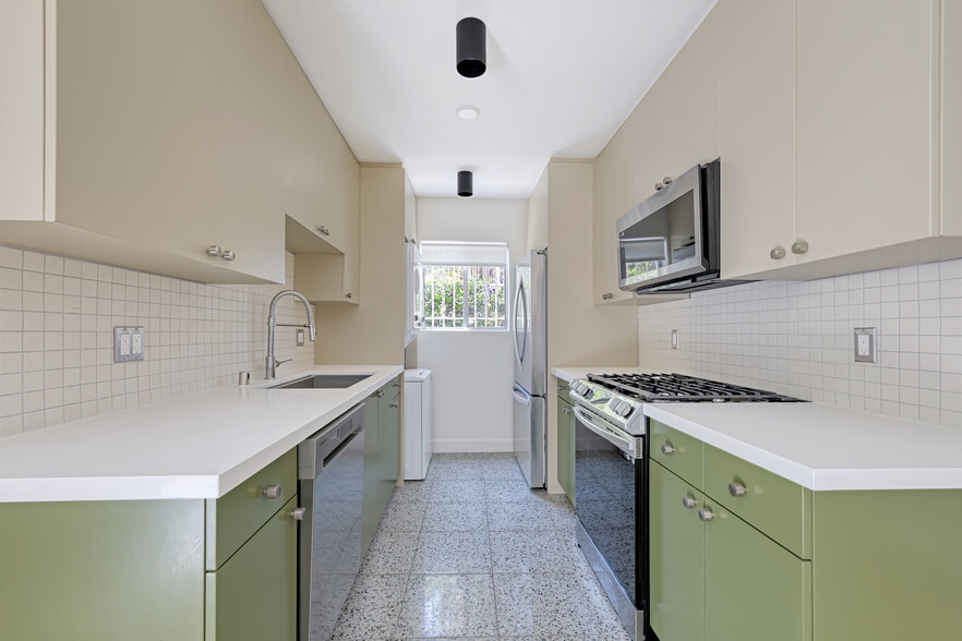 6615 Franklin Ave, Los Angeles, CA for sale - Building Photo - Image 2 of 32