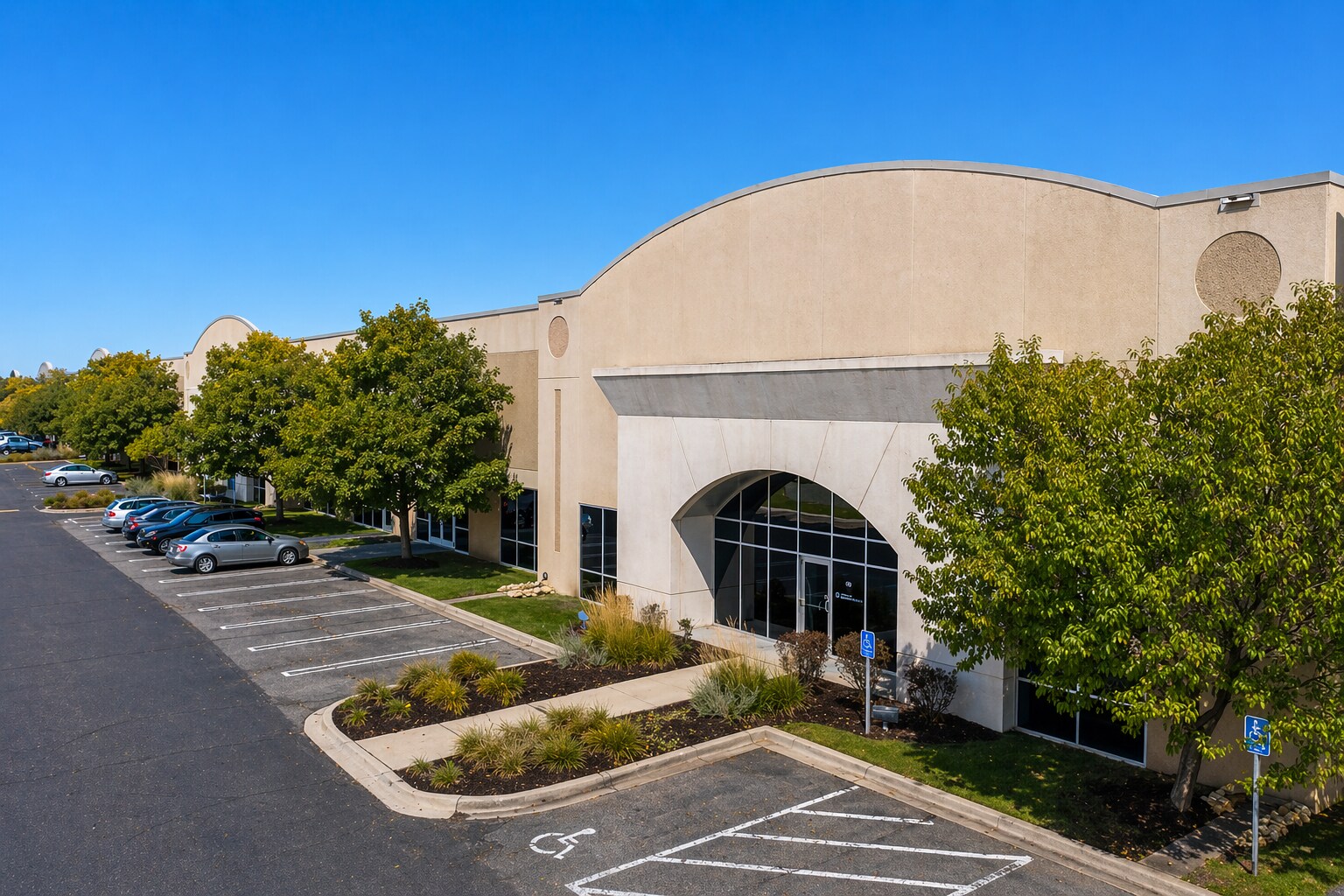 8400 89th Ave N, Brooklyn Park, MN for lease Primary Photo- Image 1 of 5