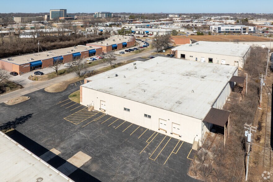2344 Grissom Dr, Saint Louis, MO à louer - Aérien - Image 2 de 4