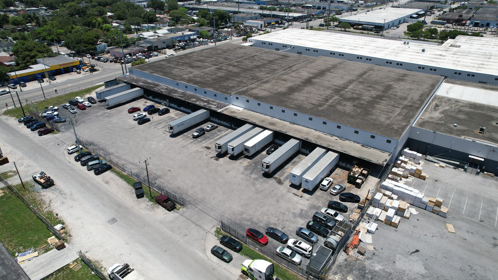 5400 NW 32nd Ct, Miami, FL à vendre Photo du bâtiment- Image 1 de 1