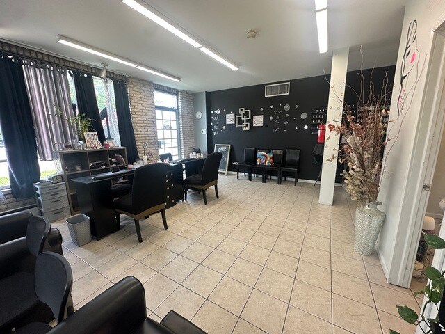 2345 N Major Ave, Chicago, IL à louer - Photo du bâtiment - Image 2 de 4