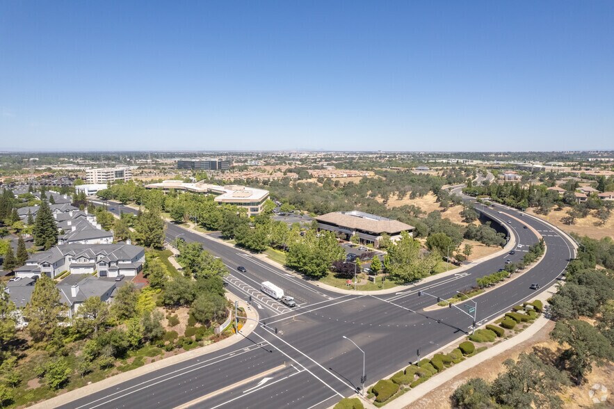 1400 Rocky Ridge Dr, Roseville, CA à louer - Aérien - Image 2 de 5