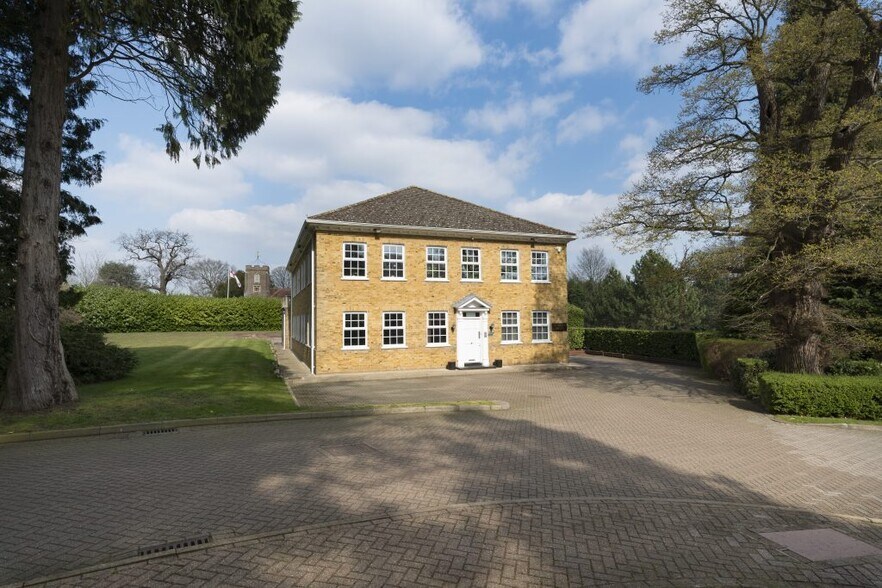 Church Ln, Ascot à louer - Photo du bâtiment - Image 3 de 12
