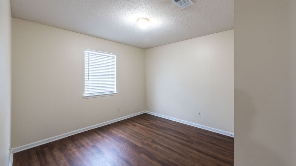 259 W Hills Dr, Hattiesburg, MS à vendre - Photo du bâtiment - Image 3 de 13
