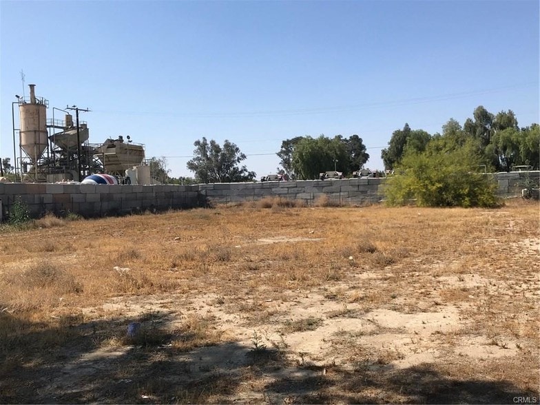175 S G St, Perris, CA à vendre - Photo du bâtiment - Image 2 de 16