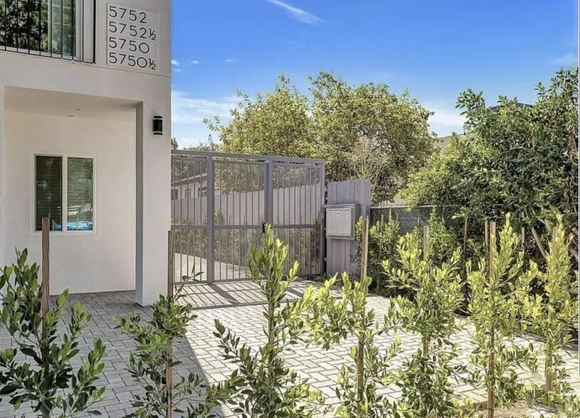 5750 Kester Ave, Van Nuys, CA à vendre - Photo du bâtiment - Image 3 de 10