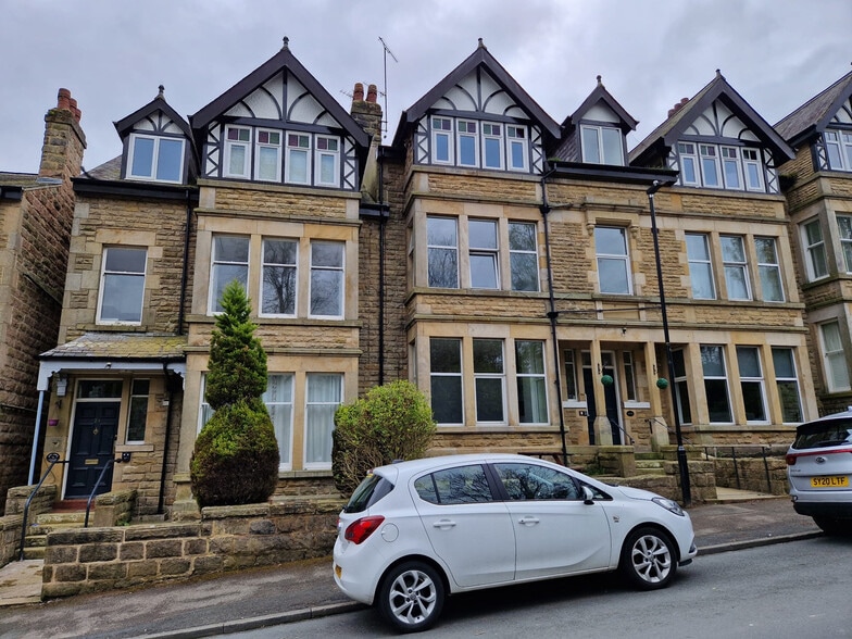 24-25 Harlow Moor Dr, Harrogate for sale - Building Photo - Image 3 of 9