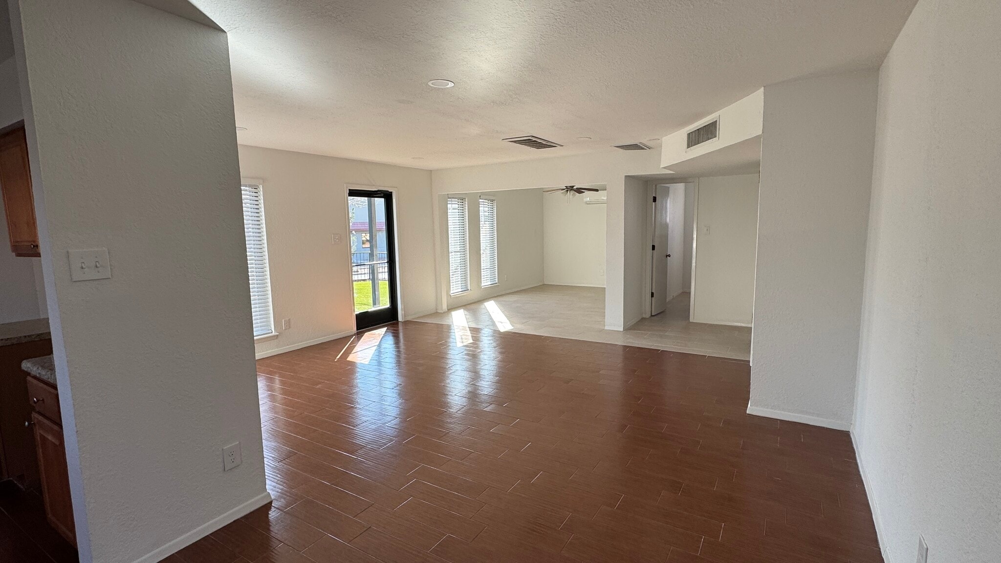 7307 Remcon Cir, El Paso, TX for lease Interior Photo- Image 1 of 9
