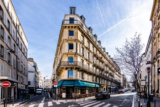 Plus de détails pour 12 Rue Des Batignolles, Paris - Commerce de détail à louer