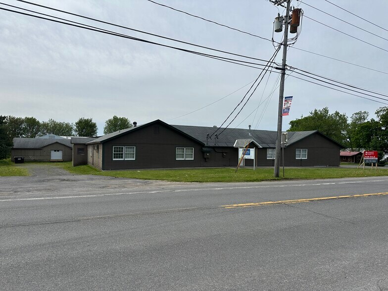 9584 Main St, Holland Patent, NY à vendre - Photo du bâtiment - Image 2 de 12