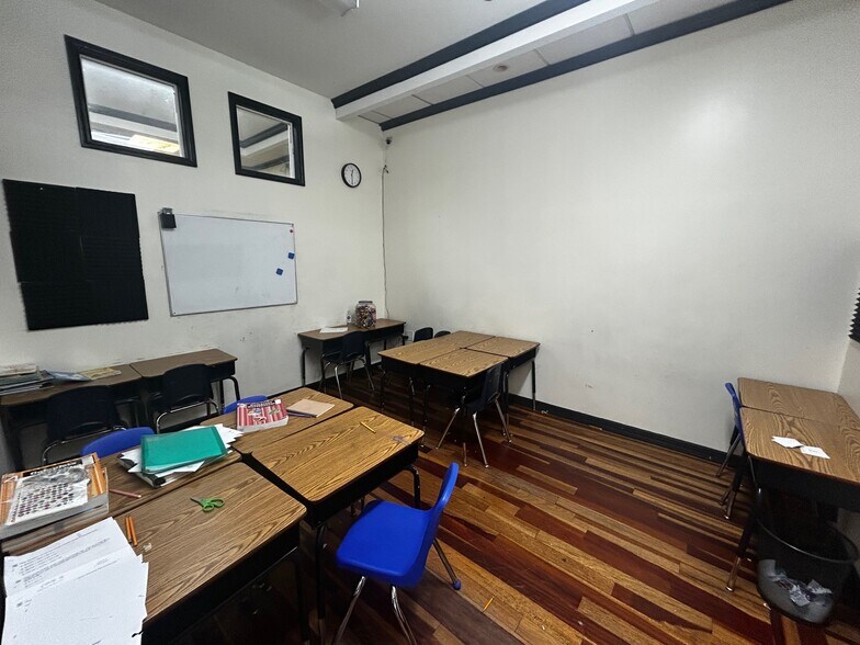 9008 5th Ave, Brooklyn, NY à louer - Photo du bâtiment - Image 3 de 8