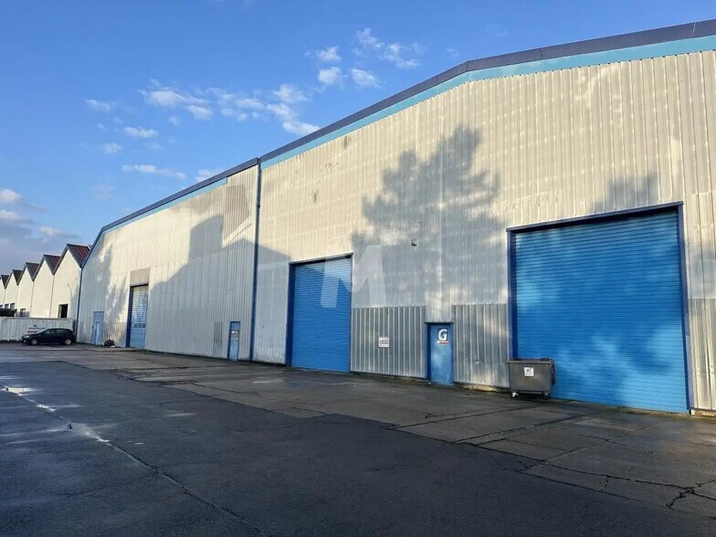 Flex dans Corbeil-Essonnes à louer - Photo du bâtiment - Image 1 de 9