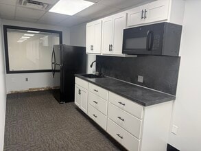4525 Clay Ave SW, Grand Rapids, MI for lease Interior Photo- Image 2 of 9