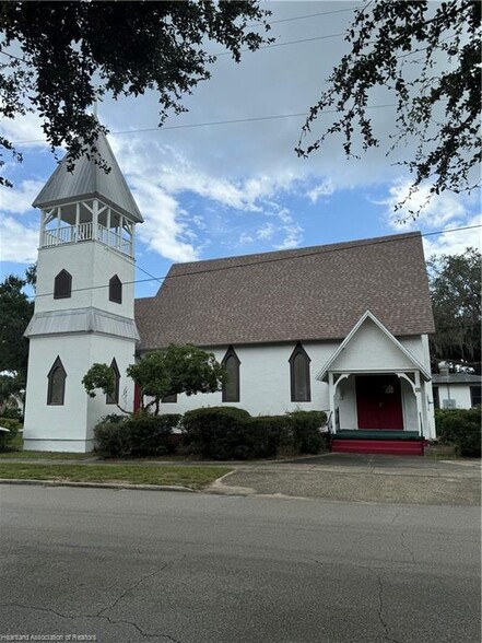 18-20 E Pleasant St, Avon Park, FL à louer - Photo du bâtiment - Image 2 de 9