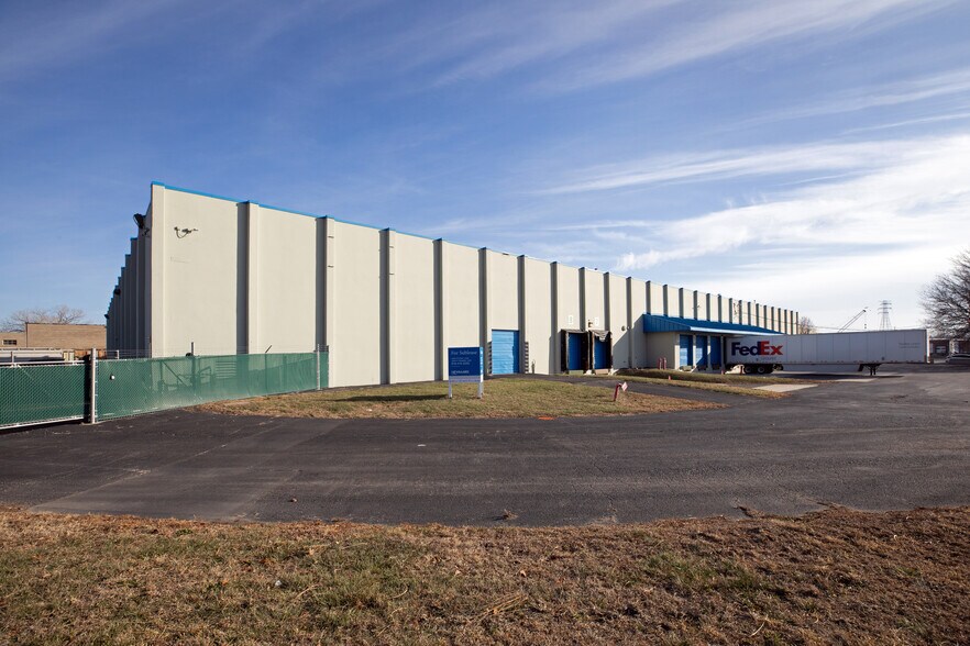 1401 Bedford Rd, North Kansas City, MO for lease - Primary Photo - Image 1 of 5