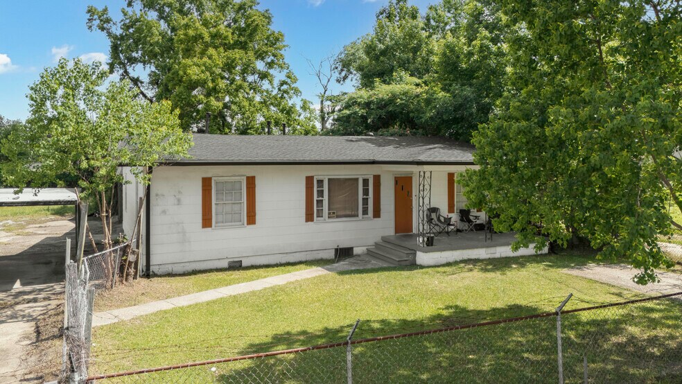 3300 Lower Wetumpka Rd, Montgomery, AL à vendre - Photo du bâtiment - Image 2 de 9