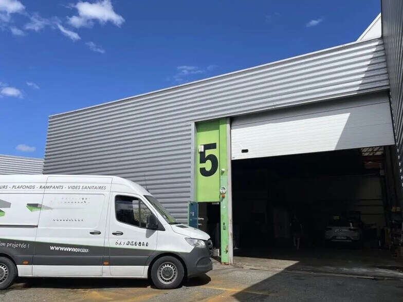 Flex dans Toulouse à louer - Photo du bâtiment - Image 2 de 23