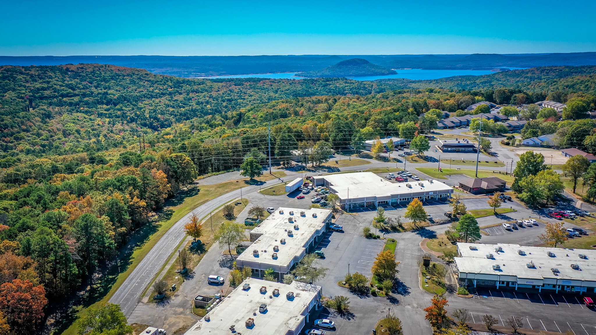 115 Village Pl, Fairfield Bay, AR for lease Building Photo- Image 1 of 11