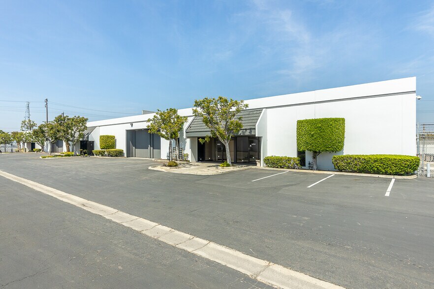 14004-14014 Marquardt Ave, Santa Fe Springs, CA à louer - Photo du bâtiment - Image 2 de 11