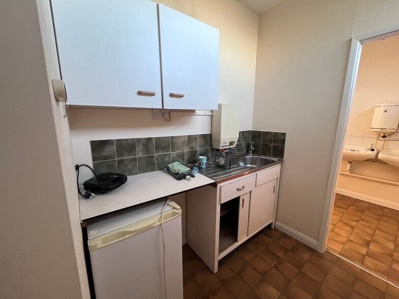 28-36 Cockerton Green, Darlington for lease - Building Photo - Image 3 of 7