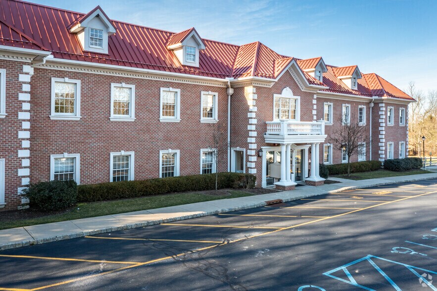 266 King George Rd, Warren, NJ à louer - Photo du bâtiment - Image 3 de 5