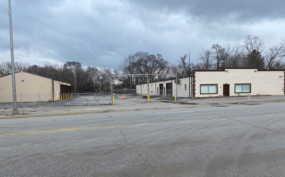 13747 S Western Ave, Blue Island, IL for lease - Building Photo - Image 1 of 8