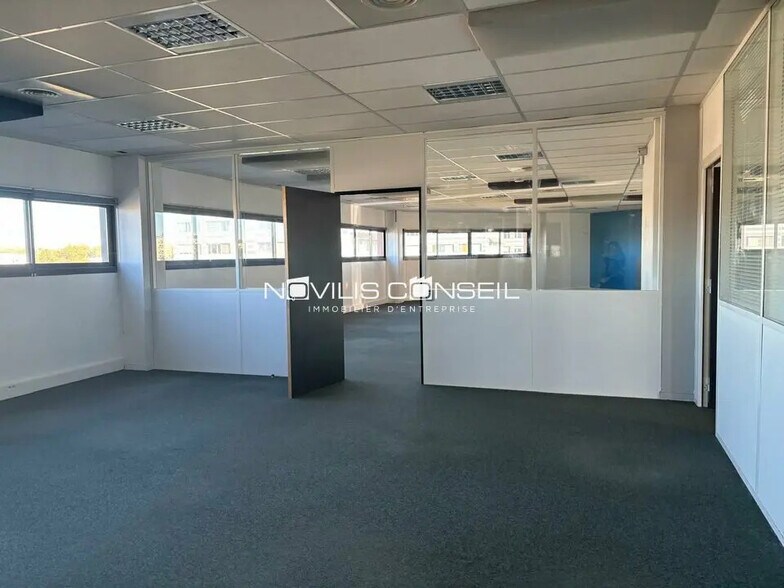 Office in Toulouse for lease - Interior Photo - Image 2 of 4