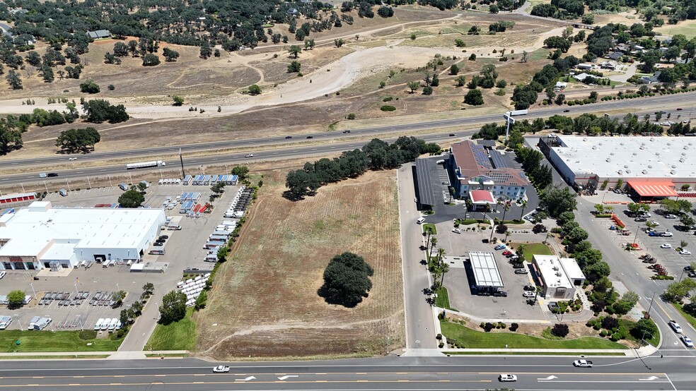 1635 Main St, Red Bluff, CA for sale - Building Photo - Image 2 of 6