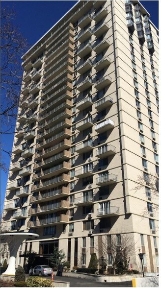 160 OVERLOOK Ave, Hackensack, NJ à vendre - Photo du bâtiment - Image 3 de 10