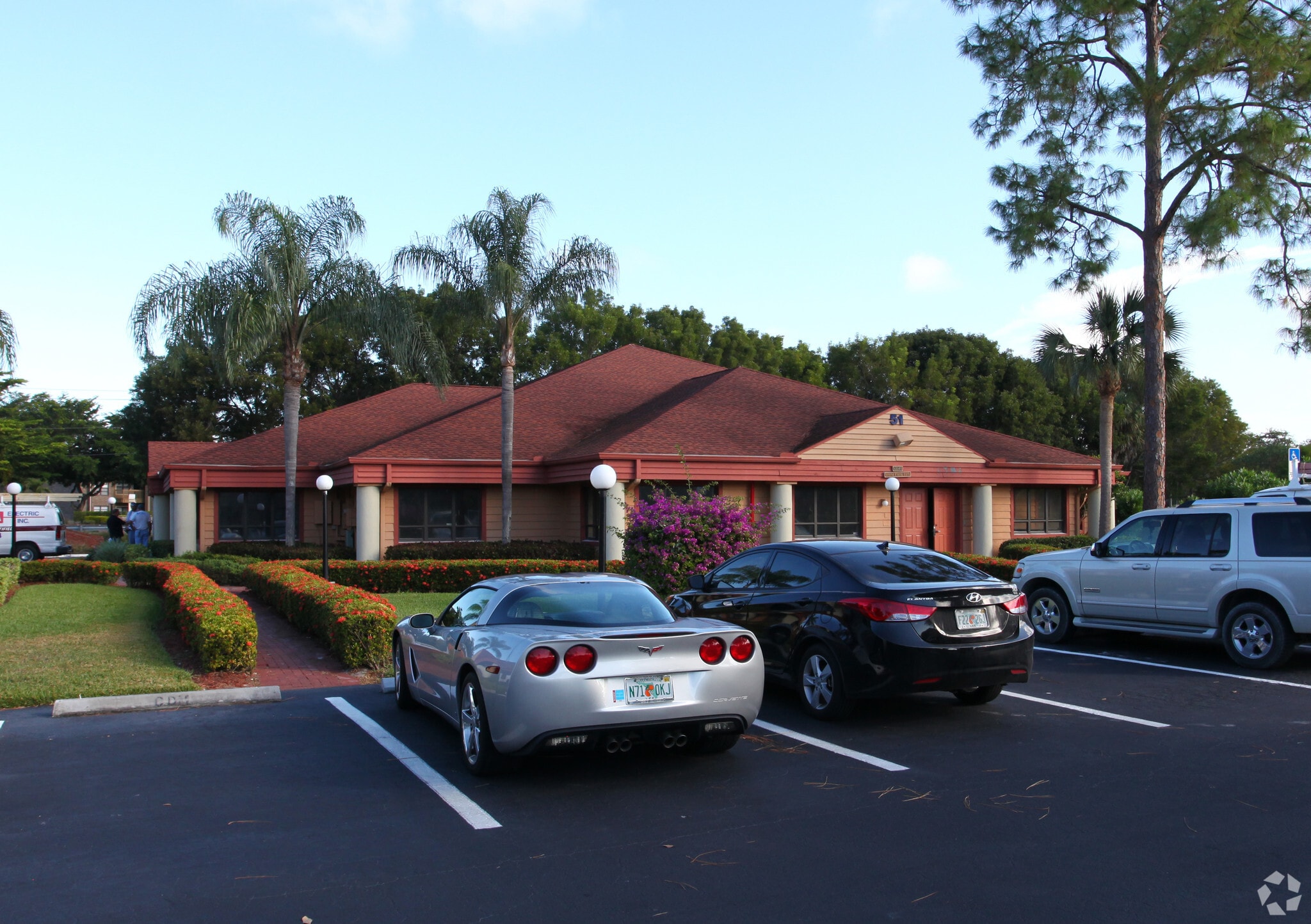 12501 World Plaza Ln, Fort Myers, FL for sale Primary Photo- Image 1 of 7