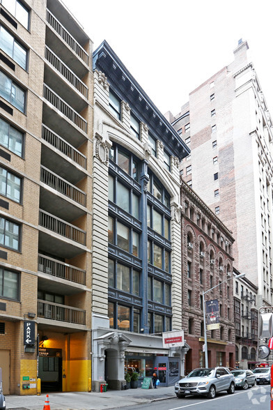 18 E 16th St, New York, NY for lease - Building Photo - Image 1 of 1