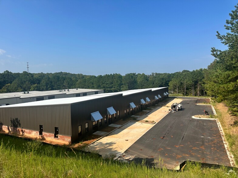 5905 Steeplechase Blvd, Cumming, GA à louer - Photo du bâtiment - Image 3 de 25