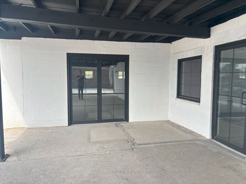 2048 W Hubbard St, Chicago, IL à louer - Photo du bâtiment - Image 3 de 12