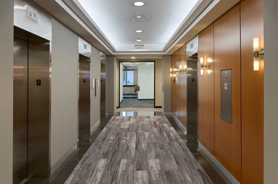 1100 Melville St, Vancouver, BC for lease - Building Photo - Image 3 of 15