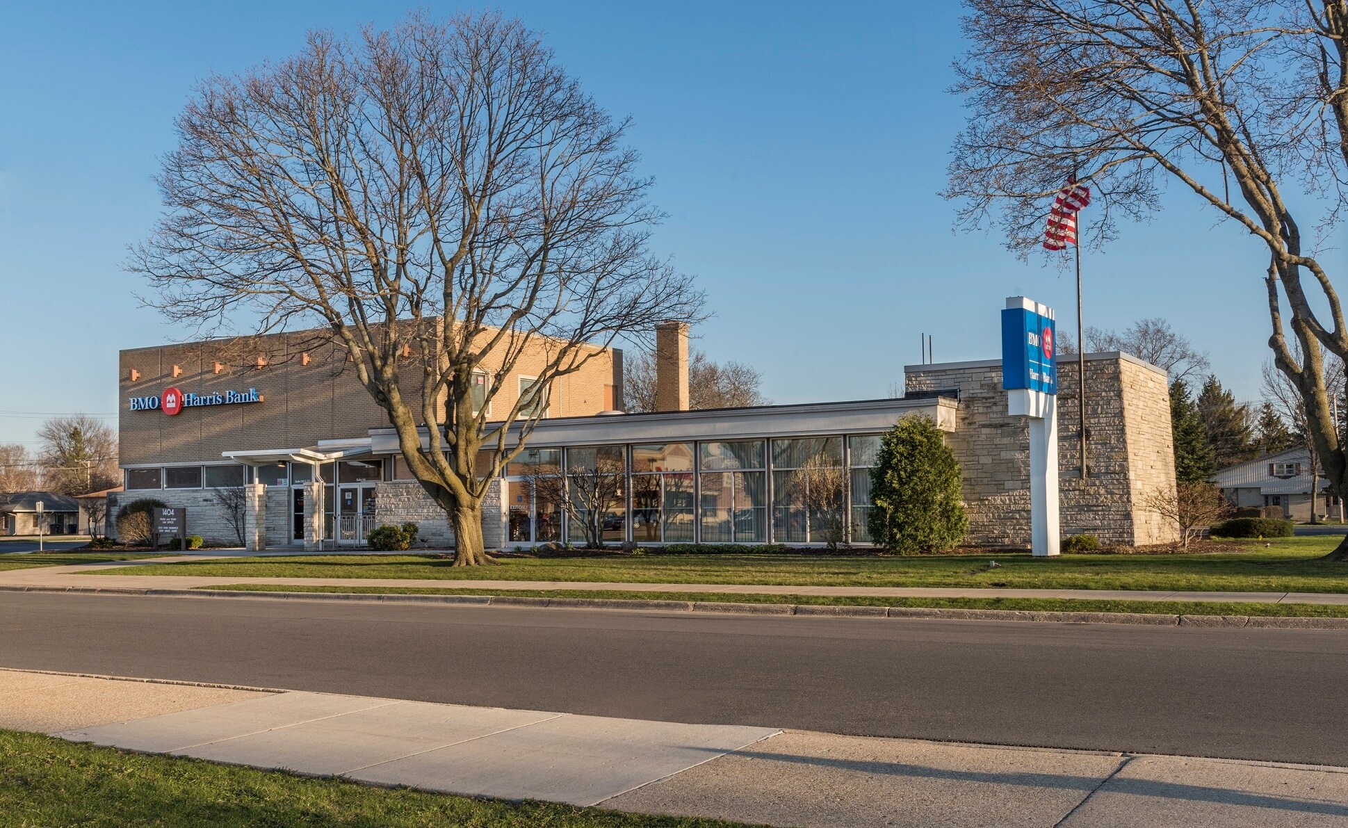 1404 Creston Park Dr, Janesville, WI for lease Primary Photo- Image 1 of 2